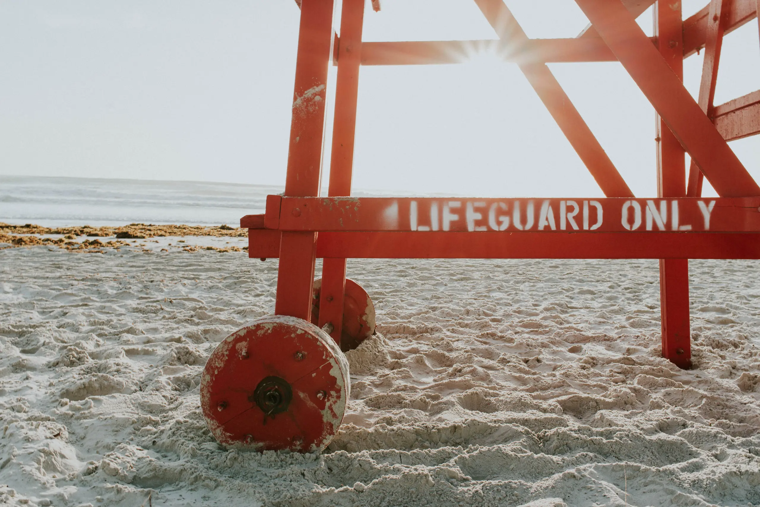 Livreddertårn på strand